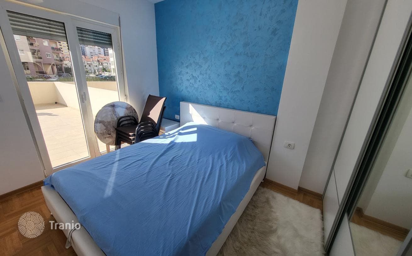 1-Bedroom Apartment with Large Terrace in Budva, photo 3