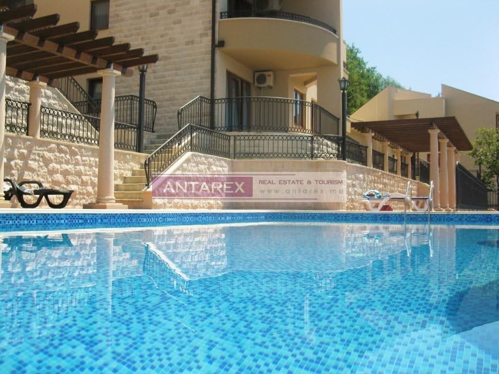 Апартаменты в Херцег-Нови, Черногория, 151 м², фото 2
