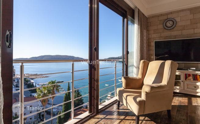 2-Bedroom Penthouse with Panoramic Sea Views in Rafailovici, photo 2