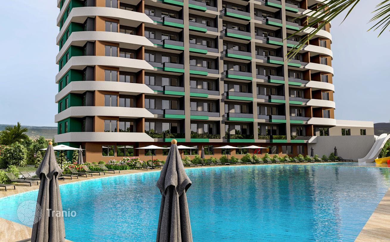 New Apartments with Aquapark and Shared Pool in Mersin