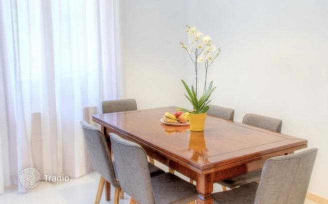 Spacious Renovated Apartment with Garage in Monte Zaro, Pula