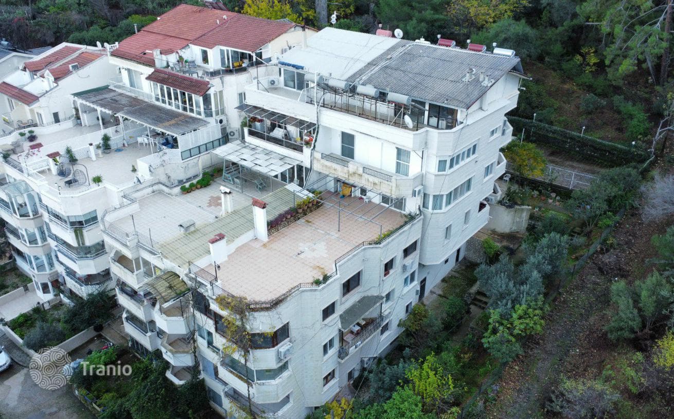 2-Bedroom Apartment with Sea View in Turkey, photo 4