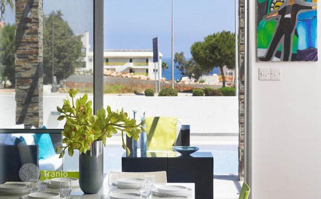4-Bedroom Villa with Roof Terrace in Limassol, photo 5
