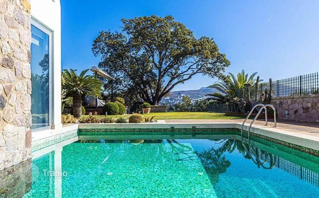 4-Bedroom Villa in Gündoğan
