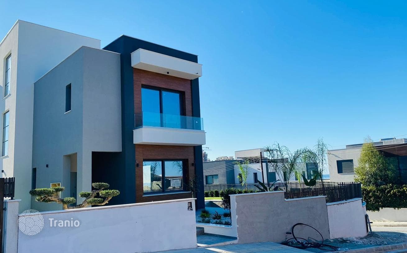 4-Bedroom Villa with Mountain and Sea Views in Moutayiaka, Cyprus