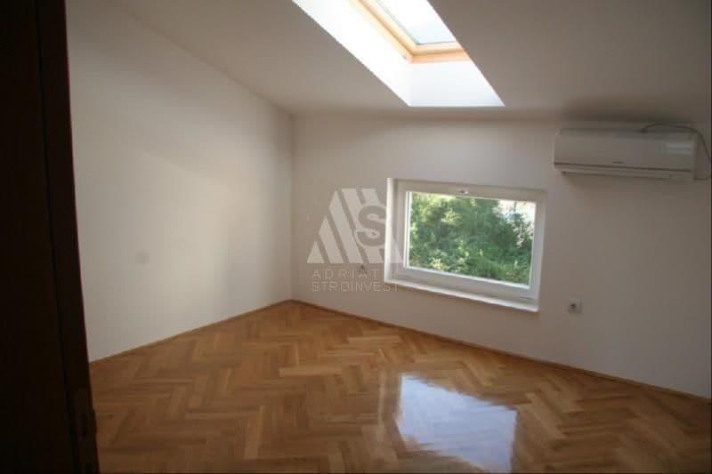 Квартира в Херцег-Нови, Черногория, 75 м², фото 5