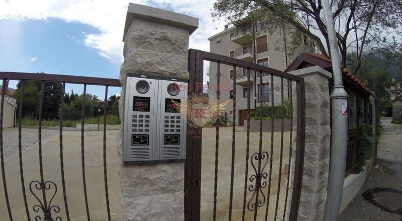 Квартира в Херцег-Нови, Черногория, 86 м², фото 3