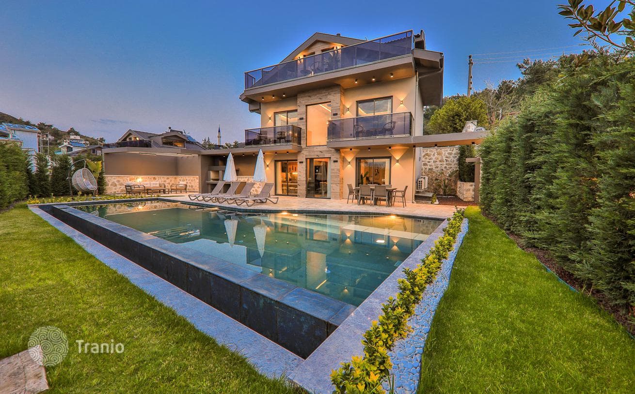3-Bedroom Villa with Private Pools and Garden in Turkey, photo 3