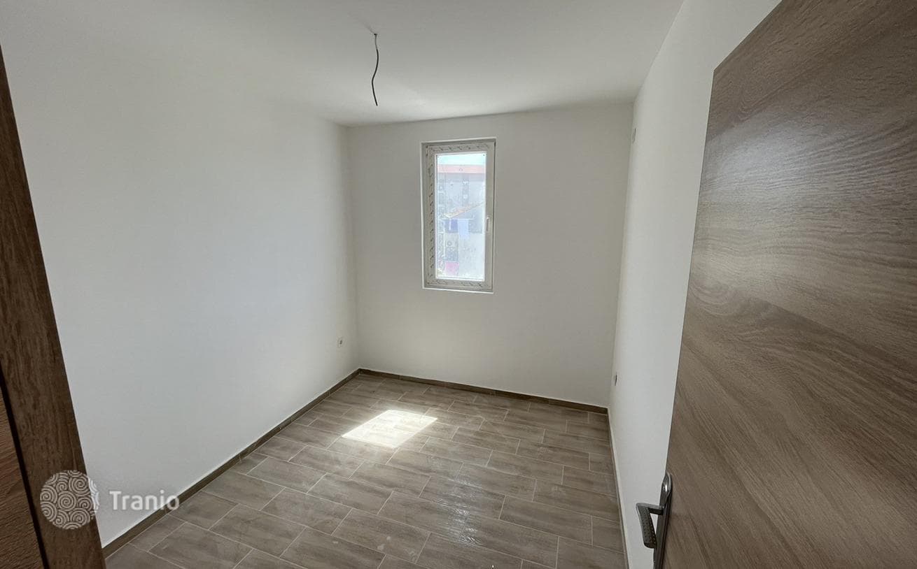 2-Bedroom Apartment with Terrace and Parking 700 m from the Sea in Igalo