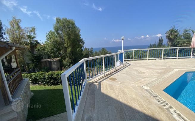 3-Bedroom (4+2) Villa with Sea View in Türkler, Alanya