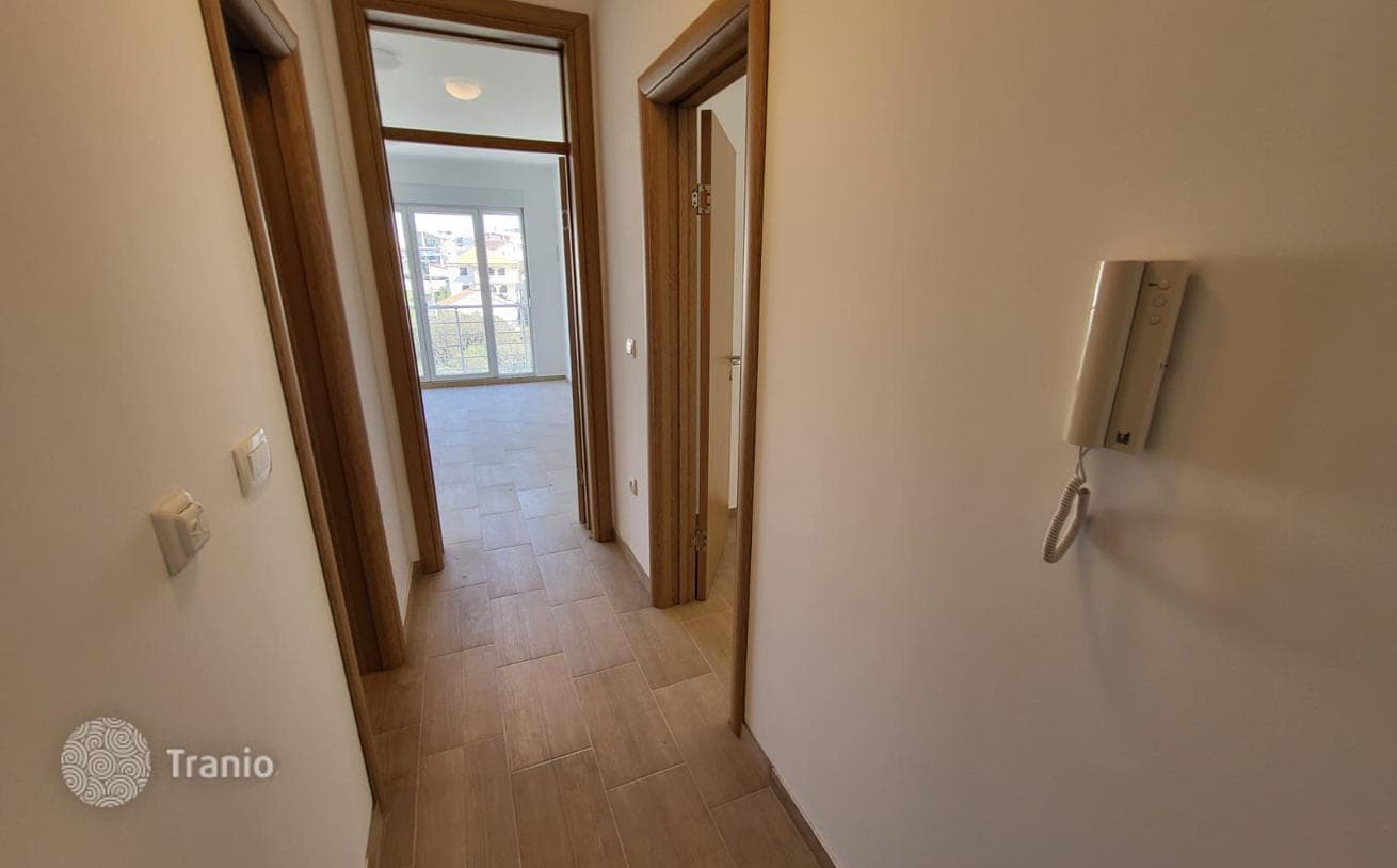 1-Bedroom Apartment with Mountain View in Dobrota