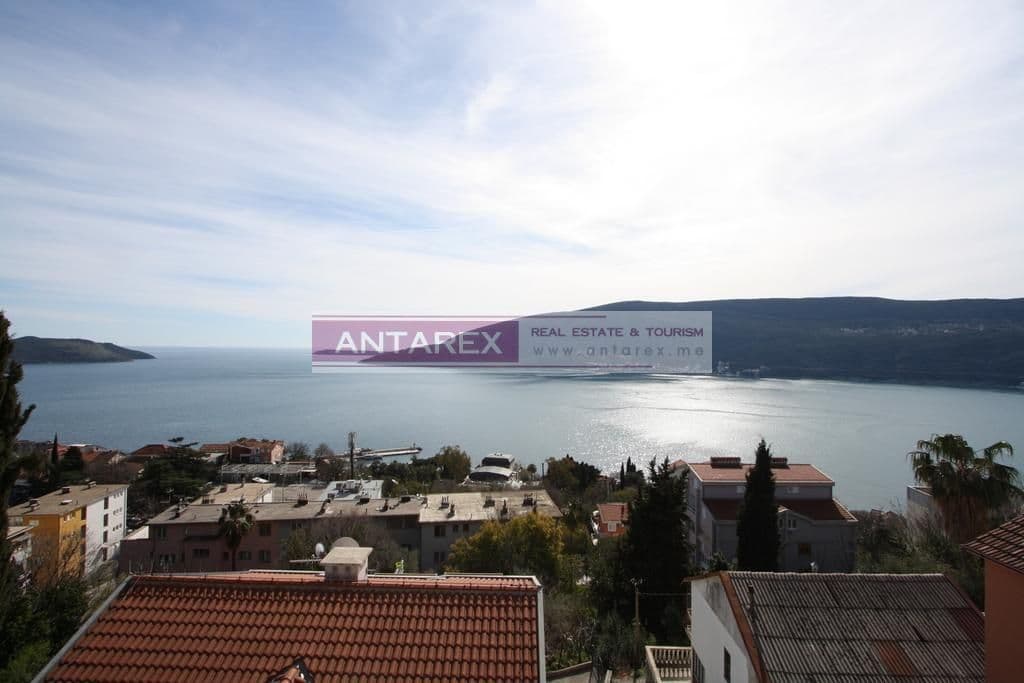 Апартаменты в Херцег-Нови, Черногория, 122 м², фото 2