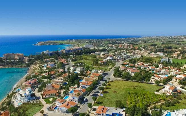 3-Bedroom Villa with Sea View in Coral Bay, Paphos, photo 3