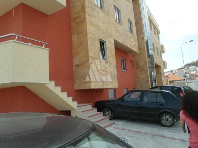 Квартира в Херцег-Нови, Черногория, 71 м², фото 2