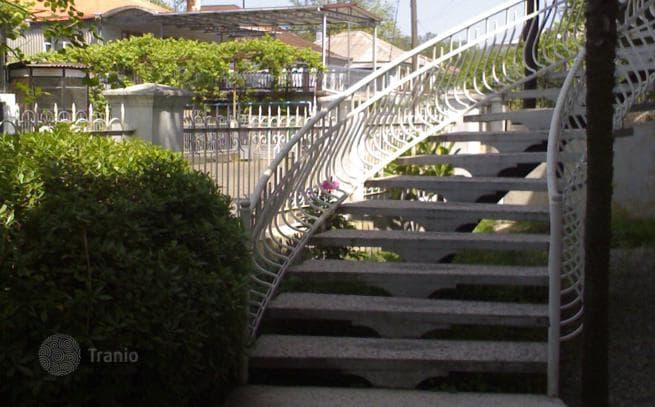 2-Story House 200 m from the Beach in Kobuleti
