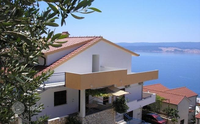 4-Unit House with Garden 150 m from the Beach in Omis, Dalmatia, photo 5