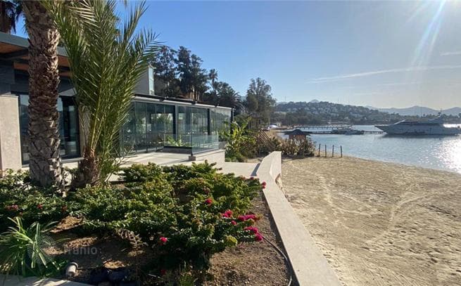 Waterfront Villa with Garden in Yalikavak, photo 5
