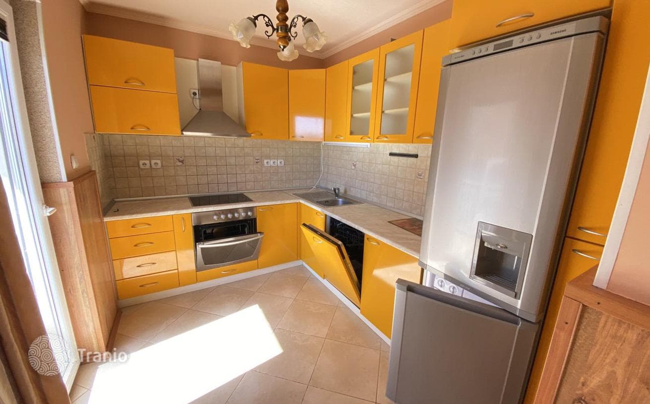 3-Bedroom Furnished House with Parking 700 m from the Sea in Tivat, photo 4