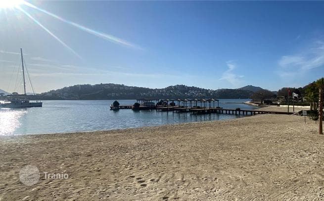 Waterfront Villa with Garden in Yalikavak, photo 4