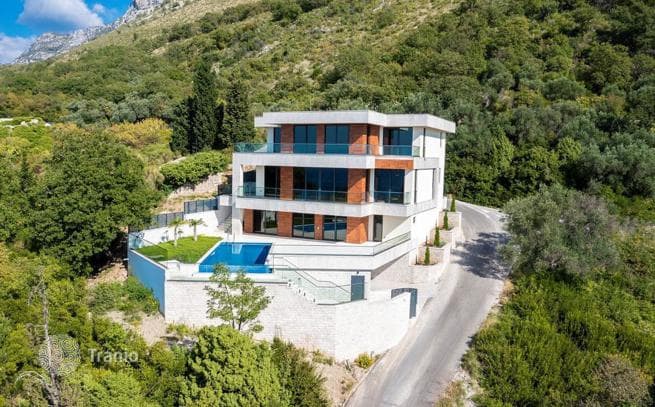 4-Bedroom Villa with Sea View in Budva, Montenegro, photo 3