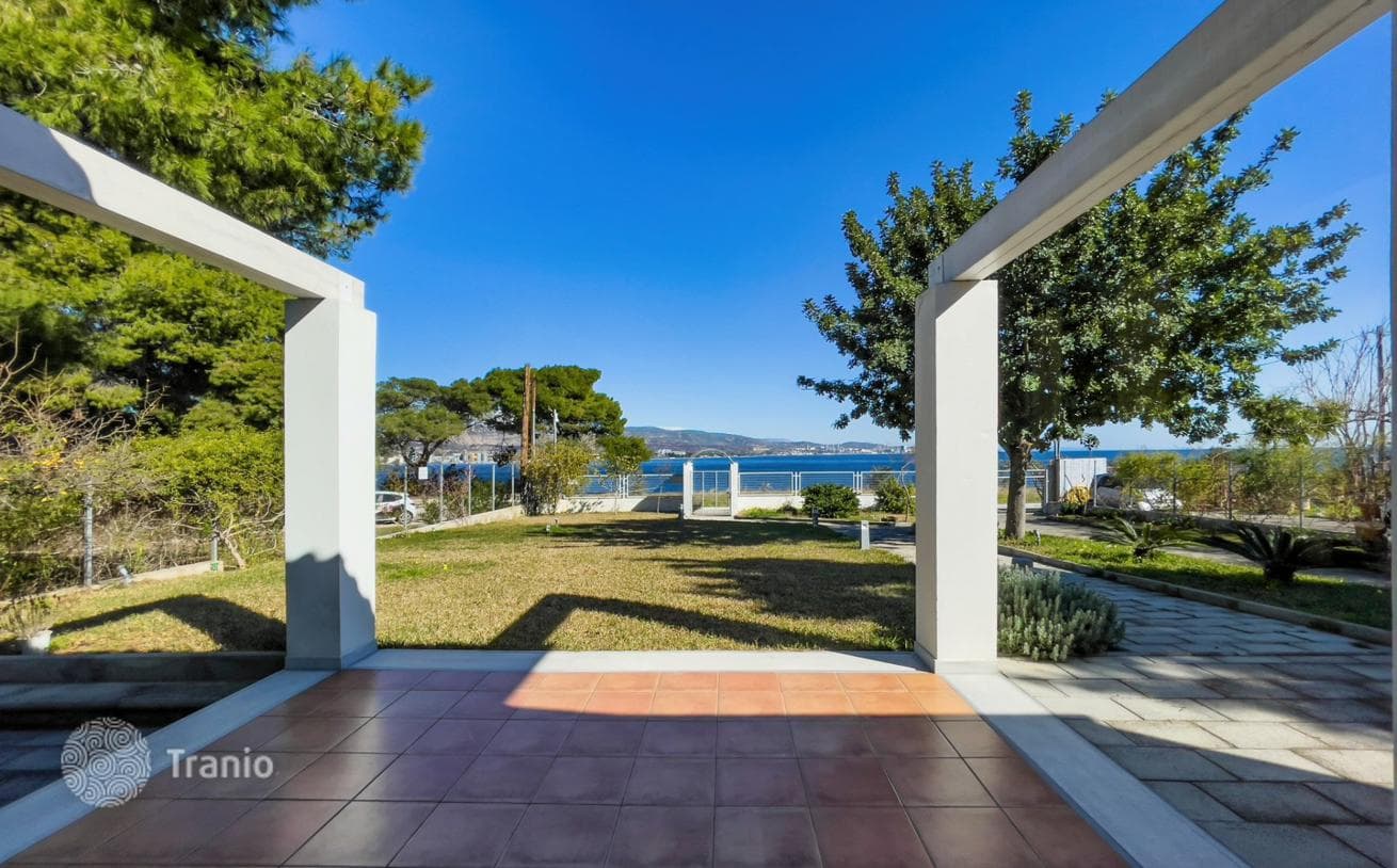 Beachfront Villa with Sea View in Loutraki, Peloponnese, photo 4