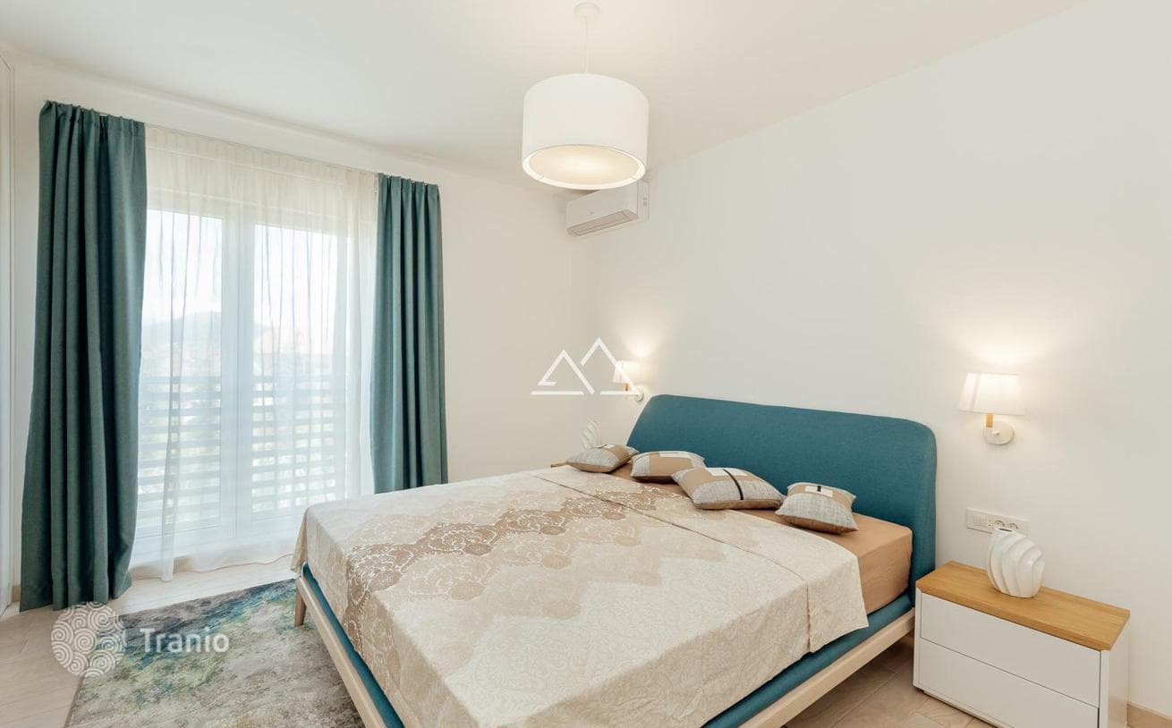 2-Bedroom Apartment with Sea View in Igalo, Montenegro, photo 4