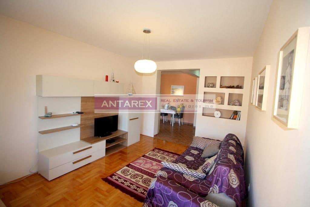 Апартаменты в Херцег-Нови, Черногория, 56 м²