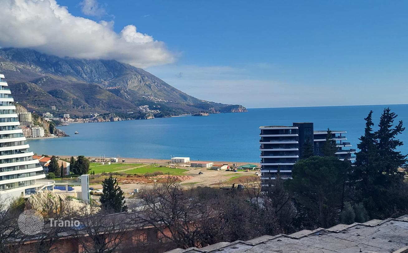 Studio Apartment with Sea View in Becici, Budva
