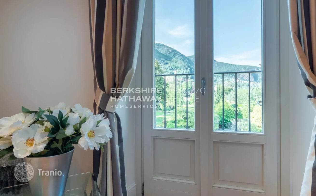 11-Bedroom Villa on Lake Como, photo 5