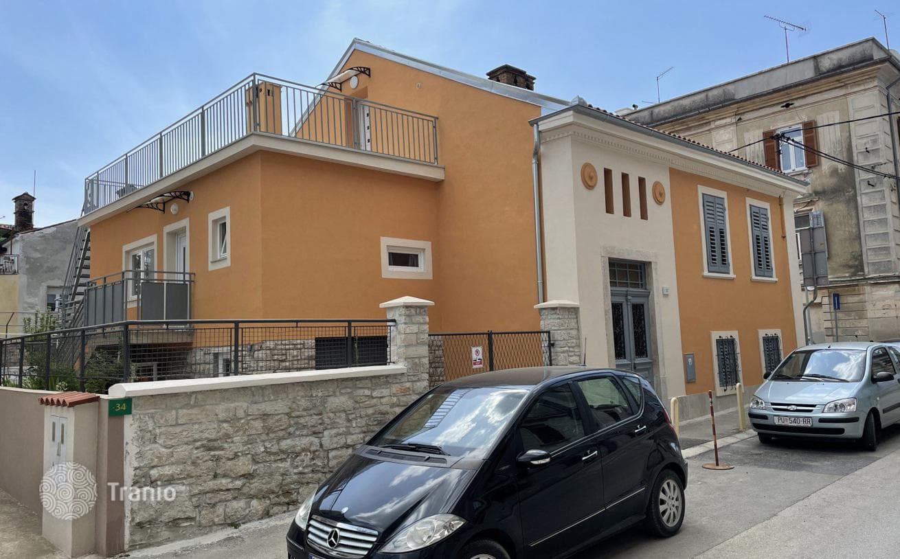 7-Bedroom House in Pula City Center