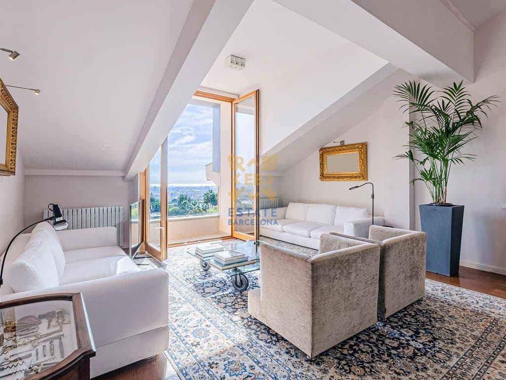 Квартира в Барселоне, Испания, 202 м²