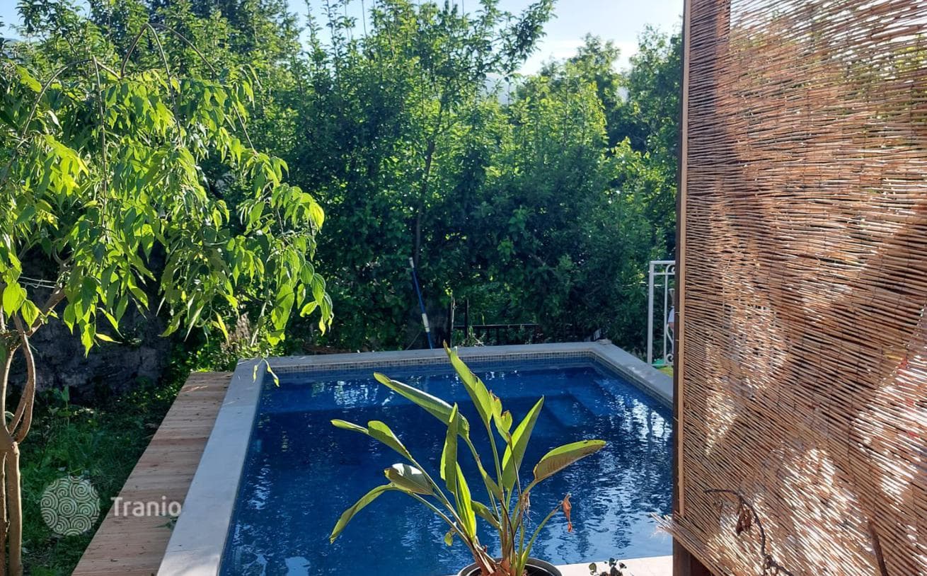 2-Bedroom House with Pool and Mountain Views in Virpazar, Montenegro