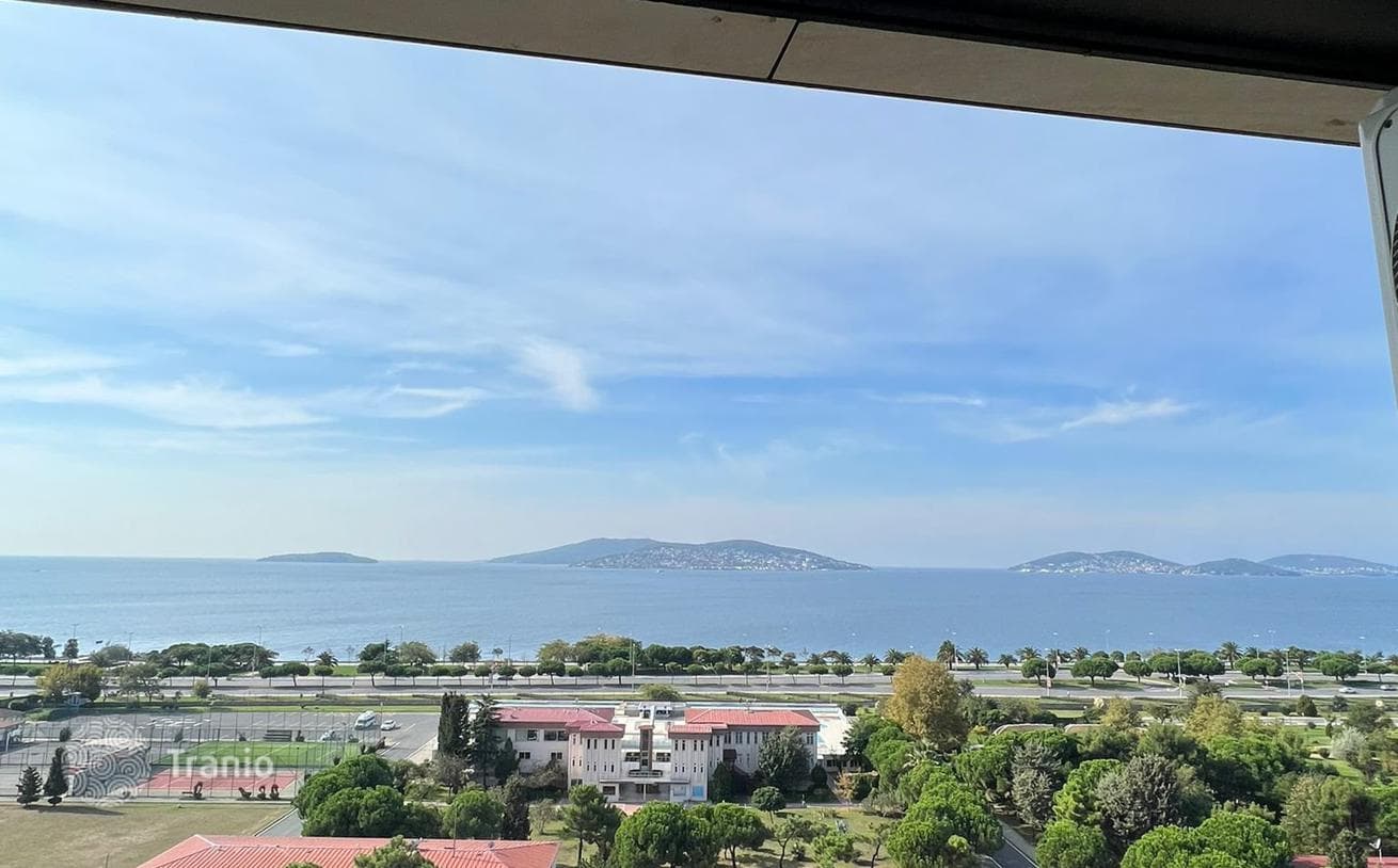 Spacious Apartments with Balconies 400 m from the Beach in Kartal, Istanbul, photo 2