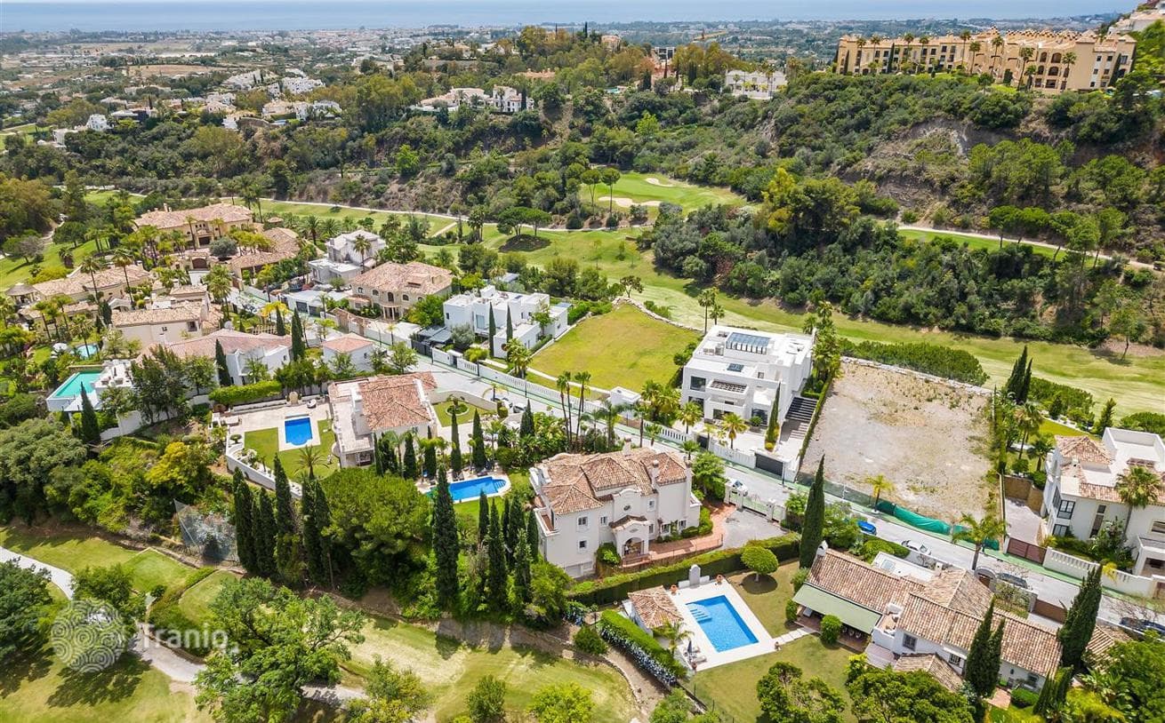 5-комнатная вилла 610 м² в Бенаависе, Испания