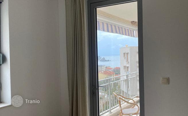 1-Bedroom Apartment with Sea View in Petrovac, photo 5