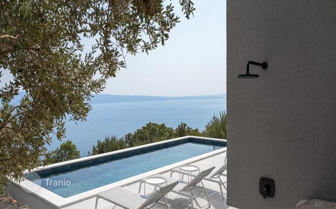 3-Bedroom Villa in Omis, Dalmatia, photo 3