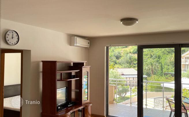 2-Bedroom Apartment with Terrace in Rezidencija, Przno