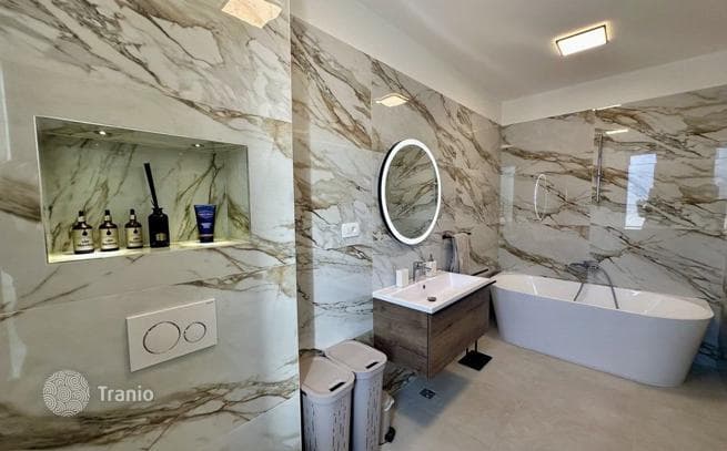 2-Bedroom House in Kastel Stari, photo 4