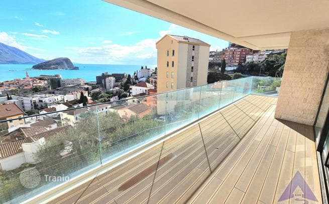 2-Bedroom Apartment with Sea View in Budva