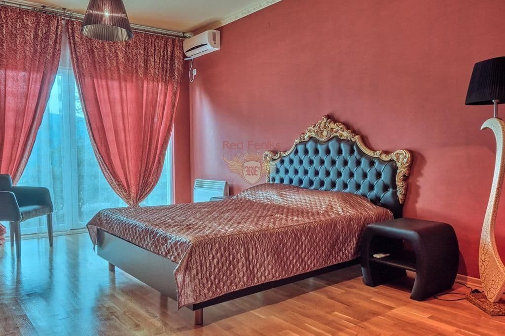 Квартира в Херцег-Нови, Черногория, 150 м²