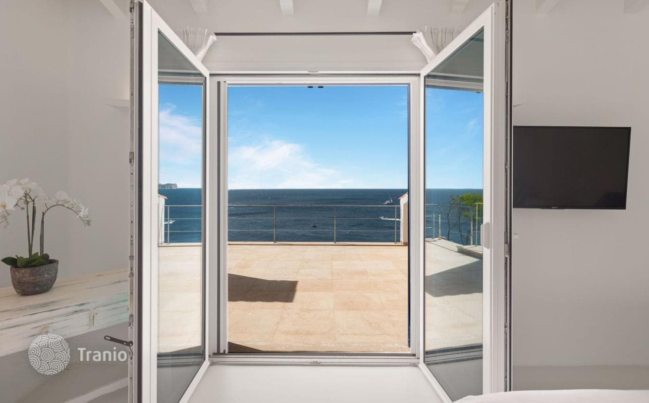 3-Bedroom Villa with Sea View in Port Andratx, Mallorca, photo 3