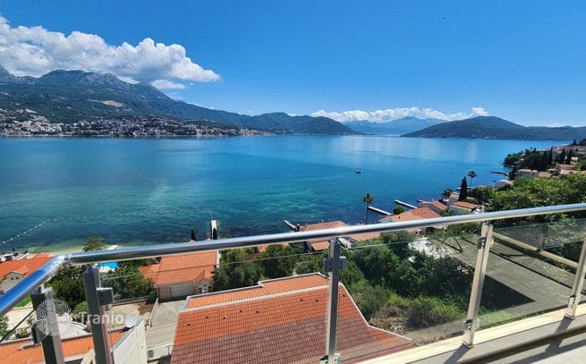 1-Bedroom Apartment with Sea View in Njivice, Herceg Novi, photo 4
