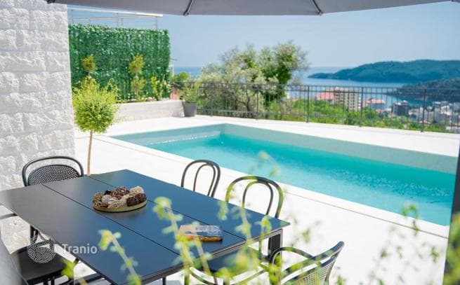 2-Bedroom Villa with Private Pool in Budva, photo 5