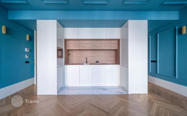 2-Bedroom Apartment with River and Square Views in Porto, photo 2