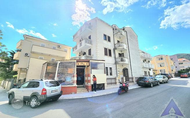 4-Bedroom House 400 m² in Budva