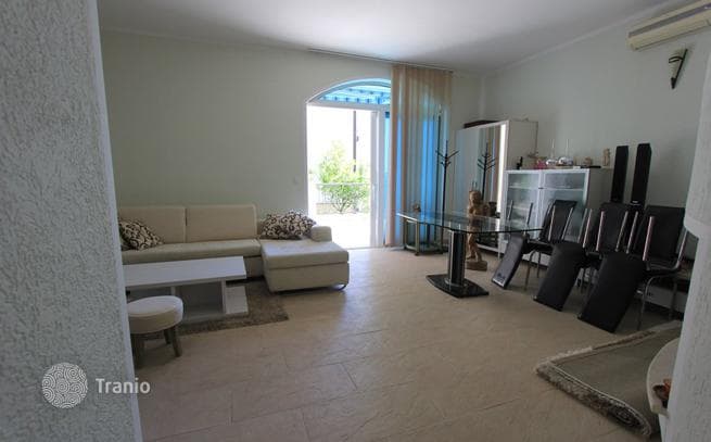 Furnished Apartment with Private Garden 50 m from the Sea in Herceg Novi