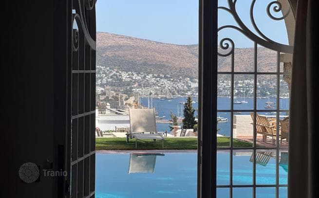 5-Bedroom Villa with Sea and Castle Views in Bodrum, photo 2