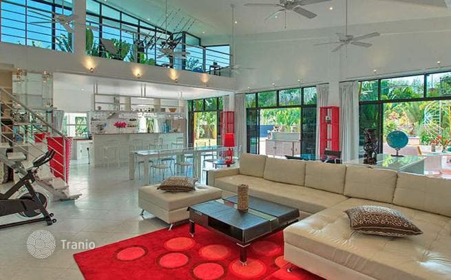Spacious Villa with Pool, Jacuzzi and Garden in Phuket