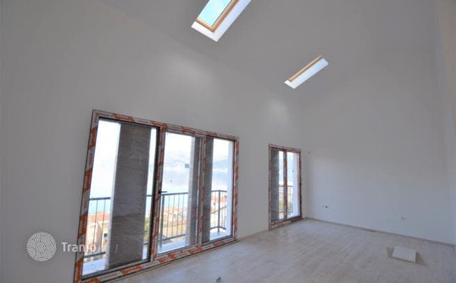 New Apartments 100 m from the Sea in Krashichi, Kotor