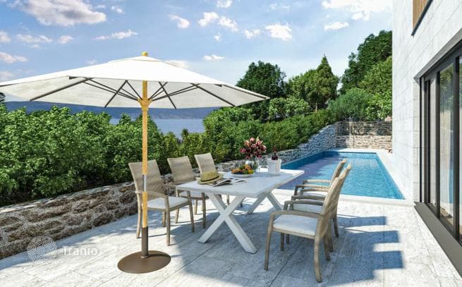 House 360 m² in Tivat, Montenegro